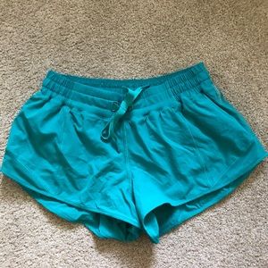 Sz. 8 Hotty Hot short